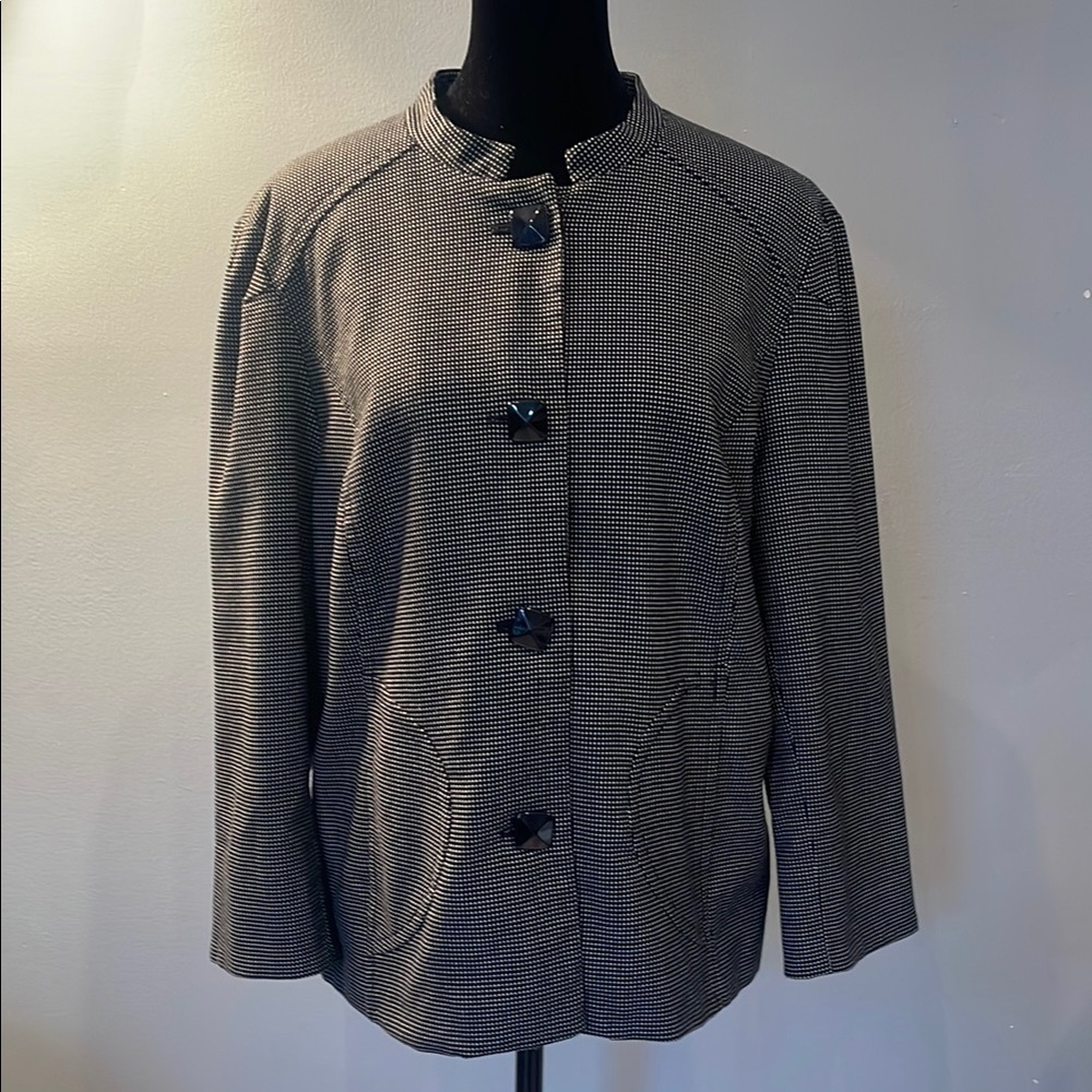 Women's Black and White Jacket/blazer with black button accents